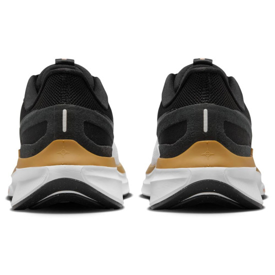 Nike Structure 25
